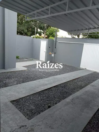 Casa residencial à venda no Bairro Jardim Canaã com 2 quartos, 70 m² e 2 vagas