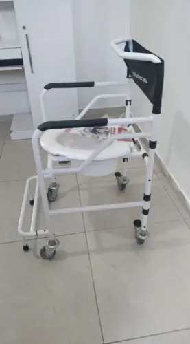 Cadeira de rodas para banho