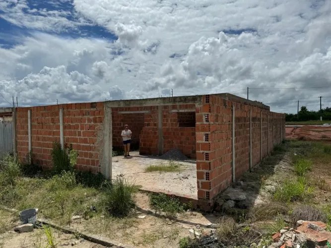 Terreno com construção 