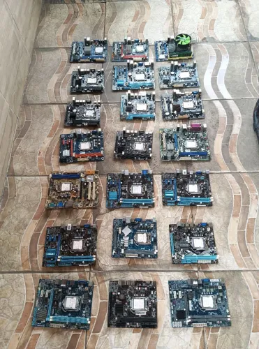 Baixei!!!Lote de placas mãe com 21 placas por 400 reaisveja o anúncio