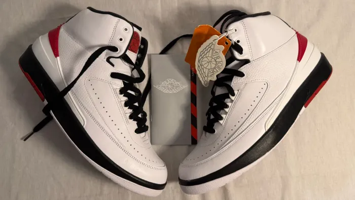 Air Jordan 2 Chicago 