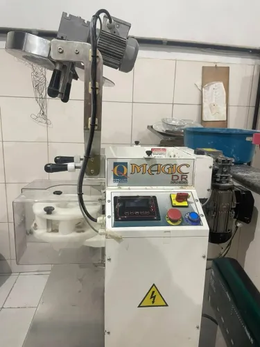 MÁQUINA DE SALGADOS  