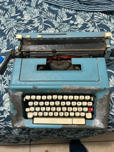 Máquina de escrever antiga