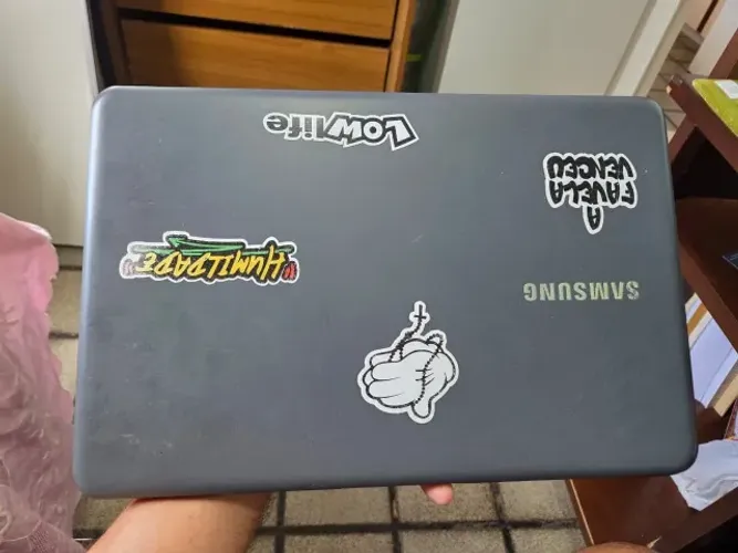 Notebook Samsung NP350XAA i3 4GB RAM Windows 10 - Usado