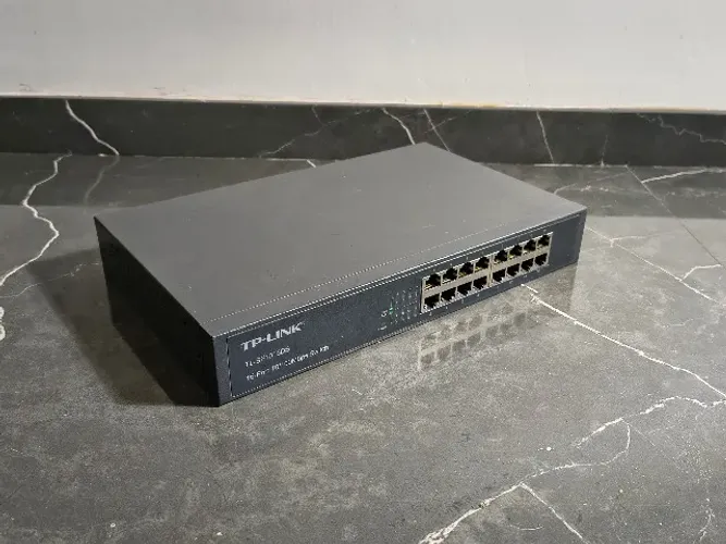 Switch TP-link 16 portas 10/100Mbps - TL-SF1016DS - não gerenciável