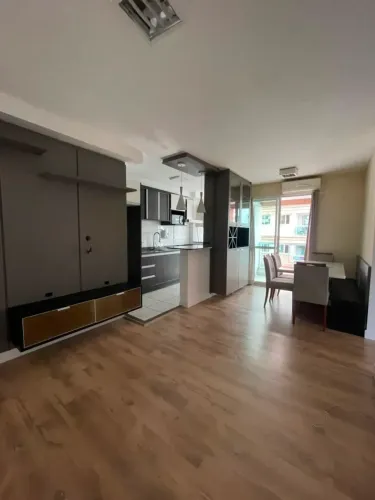 Ótimo apartamento semimobiliado no Garden Atiradores.