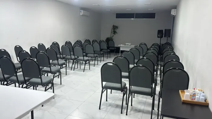 Cadeiras para auditório muito conservadas