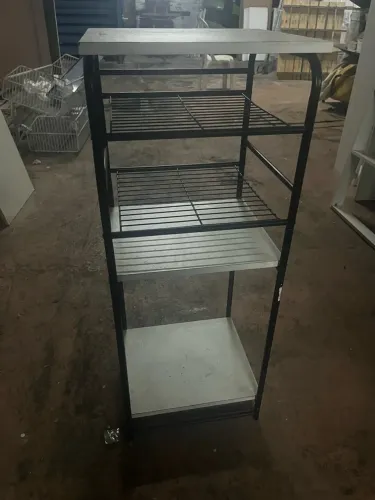 Prateleira multifuncional 