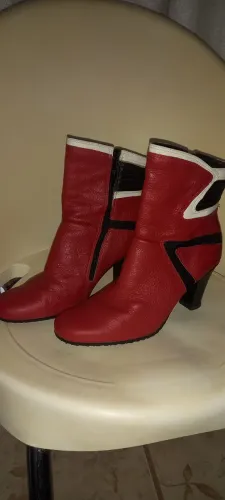 Bota cano curto feminino