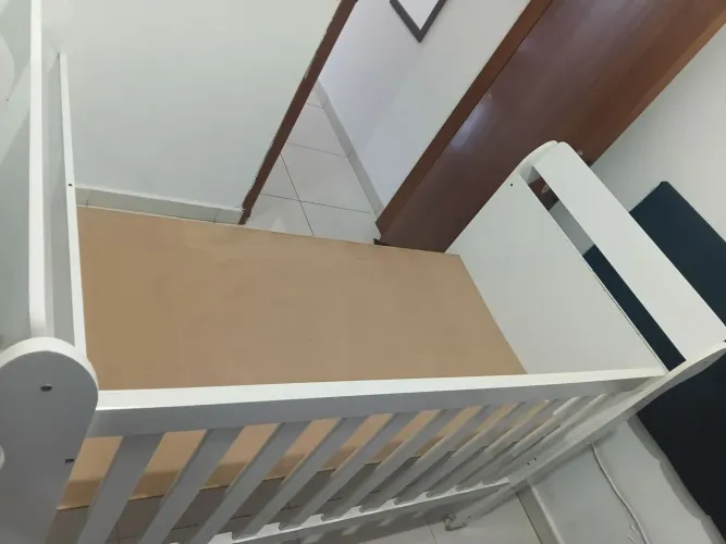 Berço que vira cama C/ Colchão
