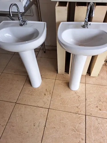 Lavatório de coluna