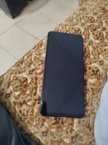Vende-se um tel a 32 de 128 gigas e 6 RAM valor 390