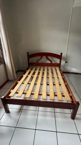 Cama madeira + colchão