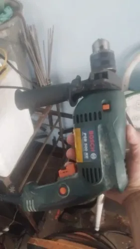 Furadeira bosch 220 vlts