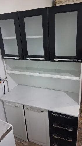 Armario de cozinha em ótimo estado interessados chamar no WhatsApp *