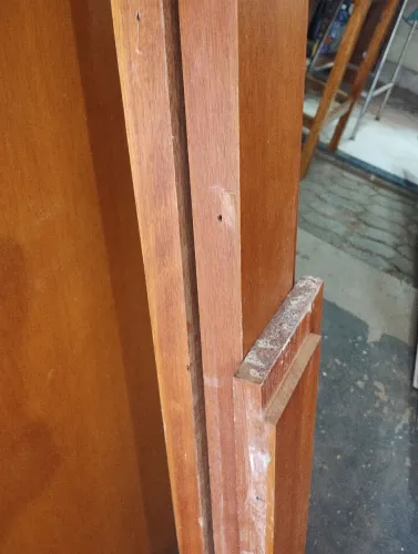 Marco 60x14x2.10 Peroba envernizado