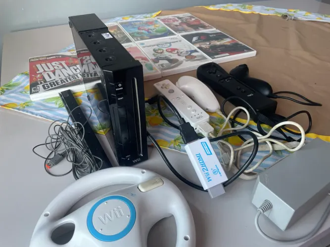Nintendo Wii Desbloqueado Completo + 7 Jogos + 2 Controles