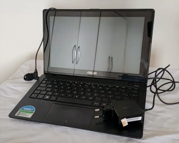 Notebook ASUS X200MA Windows 10 com Fonte Original Windows 10 com Fonte Original