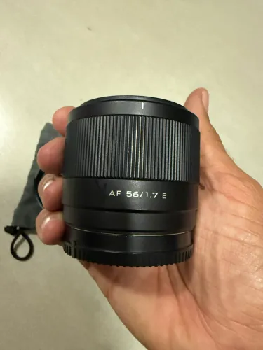 Lente Viltrox 56 mm 1.7