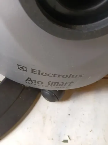 Aspirador Electrolux semi novo muito potente