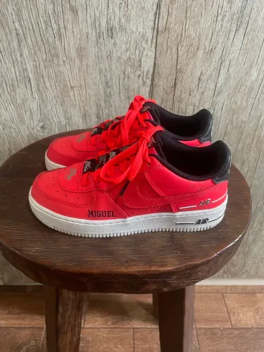 tênis nike air force 1 lv8 vermelho 34