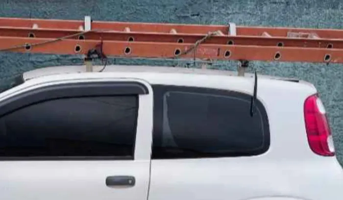 SUPORTE PARA ESCADAS DOS 2 LADOS