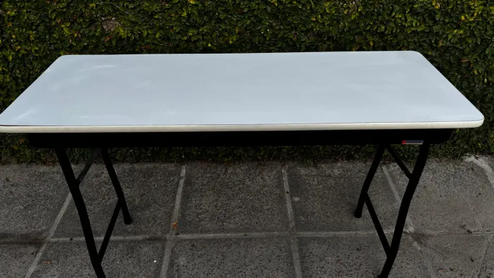Mesa Tomberlin desmontável 