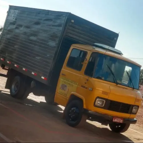 Vendo caminhão BAÚ 308D 
