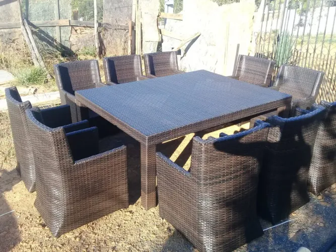Conjunto de mesa em fibras sintéticas
