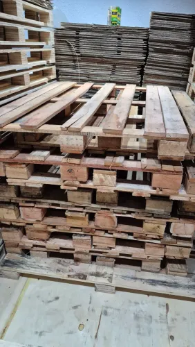 Paletes pbr e similares, medida 1.20mt por 1mt é 1.30mt por 1mt, 25.00 reais cada.