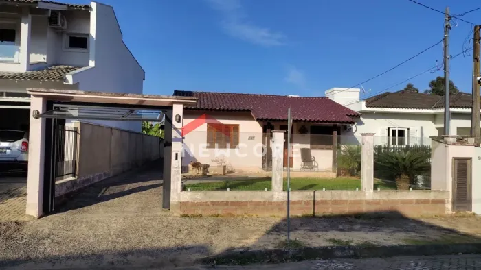 Casa em Rua Elida Peixoto Korpalski - Centro - Rolante/RS