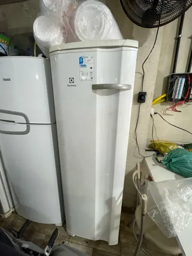 FREZER ELECTROLUX 231LITROS