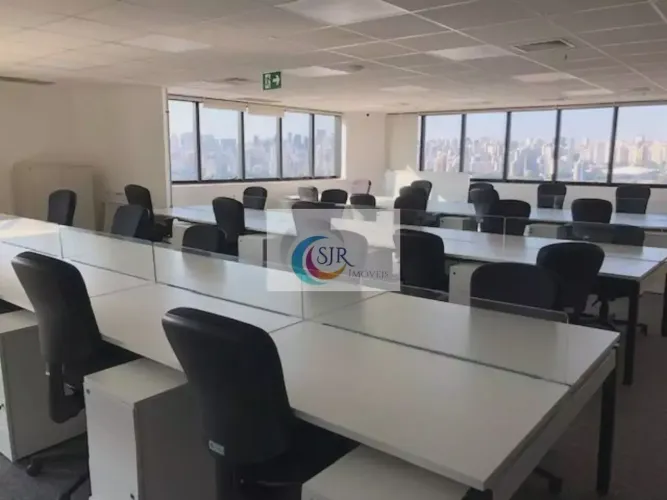 Conjunto comercial mobiliado de 376 m² com 8 vagas