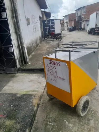 Carrinho de lanches/bebidas em ótimo estado- pronto para trabalhar 