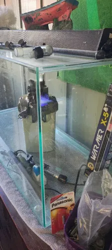 Vendo aquário 1×40×50 200 litros com luminária 2 aquecedor filtro limpador magnético barco