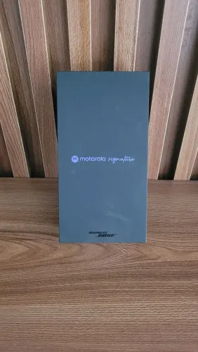 [Lacrado c/ NF] O mais Top! Moto Signature - 512Gb - 12Gb RAM - 165Hz - 100x - Sony Litia