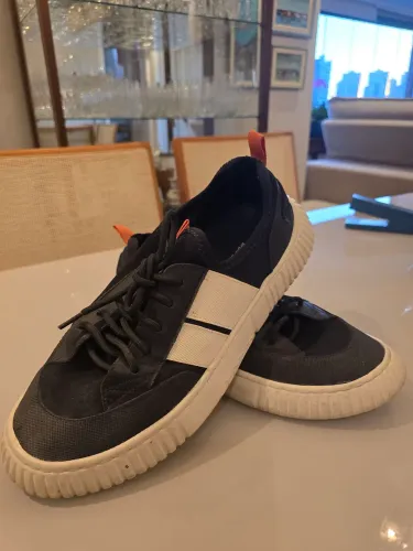 Tenis osklen tamanho 42