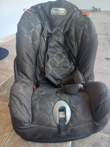 Cadeira  infantil para carro  1ate 4 anos