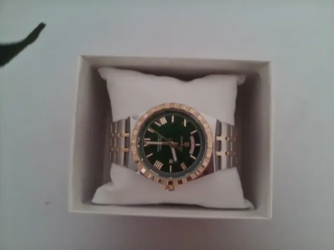 Relógio POEDAGAR Verde Esmeralda e Dourado
