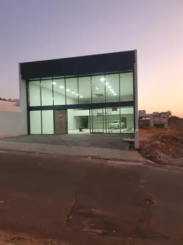 Imóvel comercial para venda e locação Jd. Solange na altura do bairro Shagri-la em Bauru -