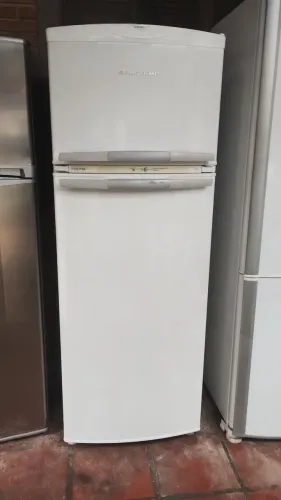 VENDE-SE GELADEIRA BRASTEMP DUPLEX FROST FREE EXCELENTE ESTADO SEM FERRUGENS