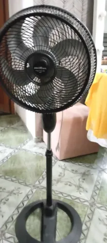 Vendo esse ventilador da marca Britânia de pé turbo