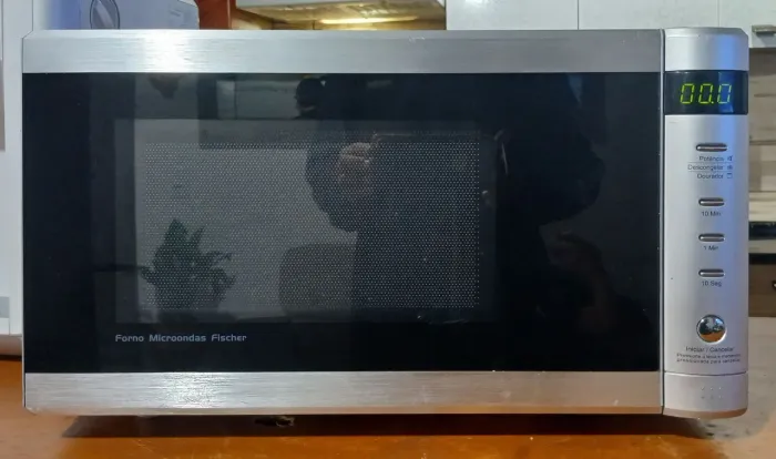 Microondas Fischer espelhado 110Vts/27Lts, modelo atual, 100% inox, semi novo. Compare.