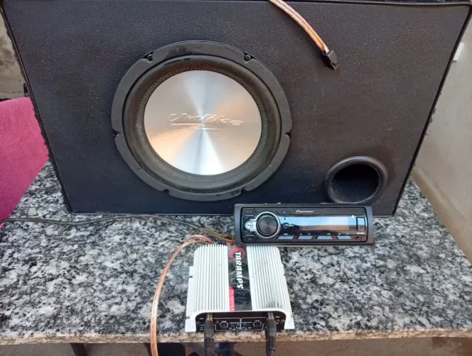 Kit som automotivo