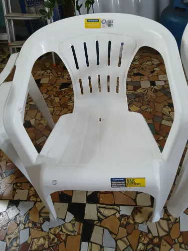Cadeira plastica TRAMONTINA