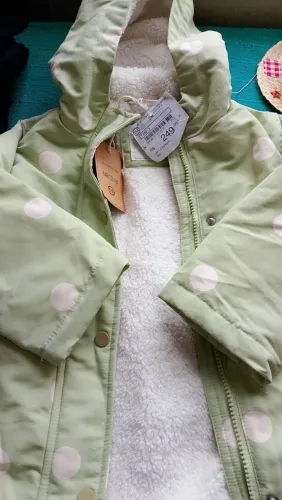 Casaco grosso com capuz Tam 3 menina