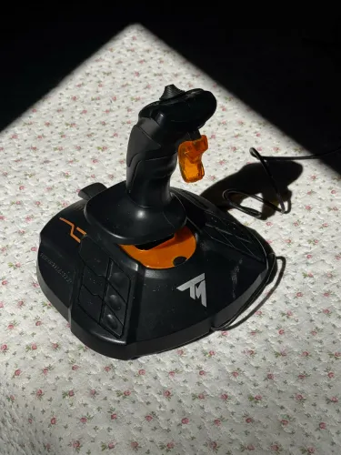 Simulador de voo Thrustmaster T16000m + Twcs throttle