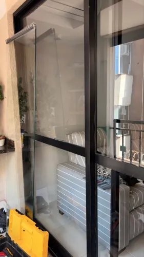 Porta de correr de esquadria de alumínio