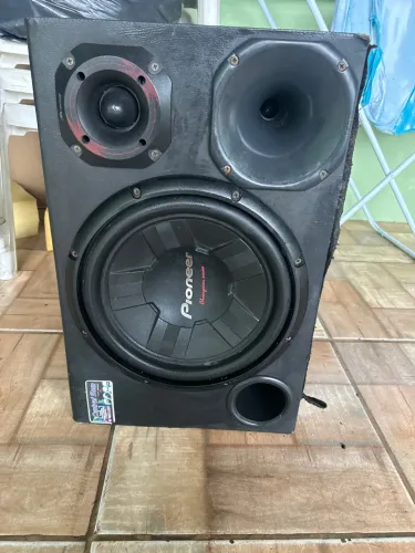 Caixa de som para carro
