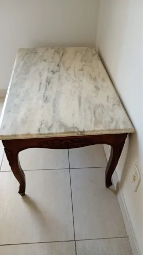 Mesa de Centro - Mármore e Madeira Jacarandá
